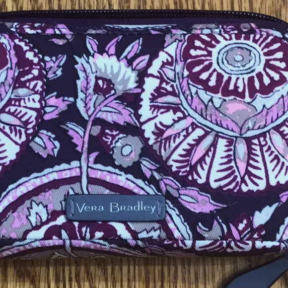 Vera Bradley RFID Wallet Wristlet in Purple Floral pattern - Pretty! - Picture 5 of 8